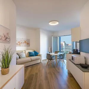  Apartment Ferrari Levante
