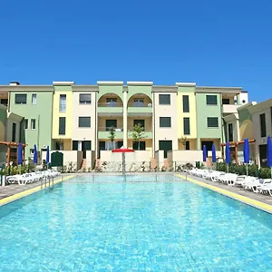  Apartment Farnie Lido Altanea